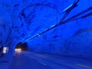 galleria roccia luce blu