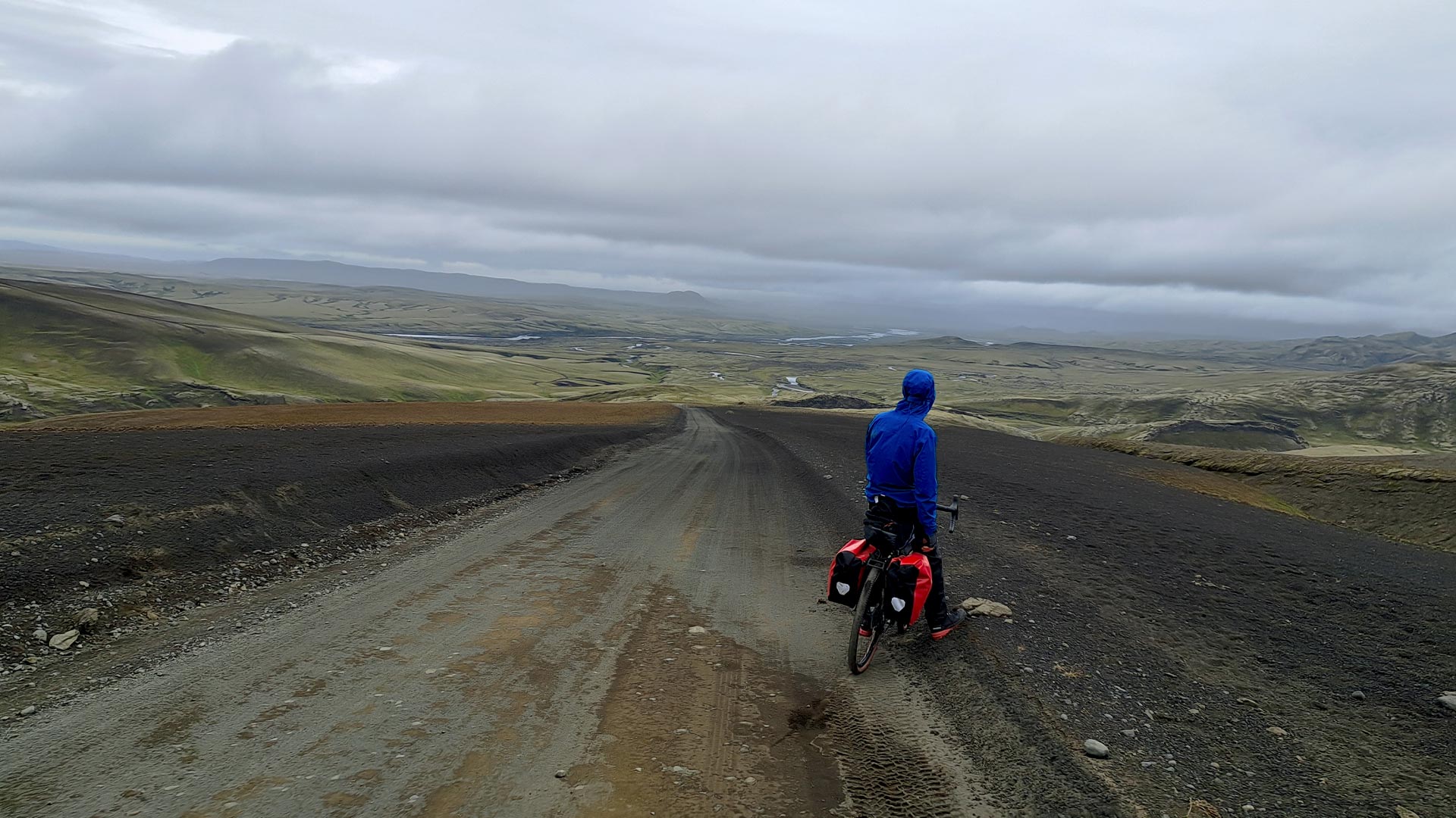 Sosta durante un viaggio in Islanda in bicicletta