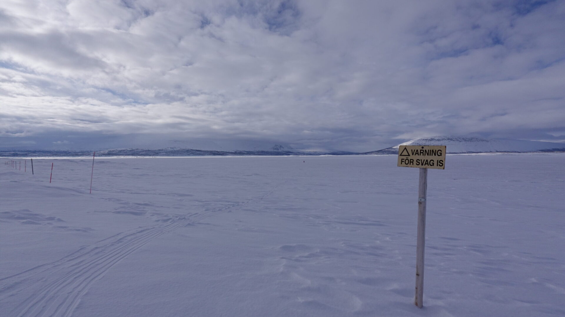 Paesaggio della Lapponia Svedese durante la sarek traverse di Dario Eynard