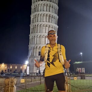 L'arrivo sotto la Torre di Pisa