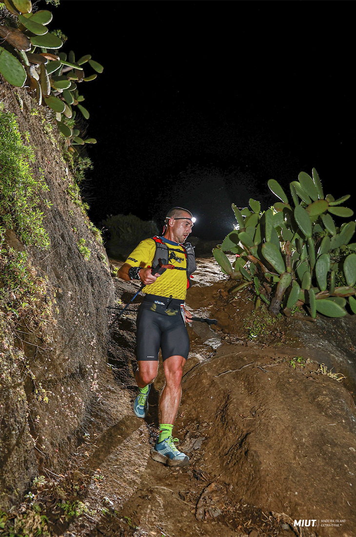 Nicola Bassi ambassador Ande corre alla MIUT di Madeira di notte