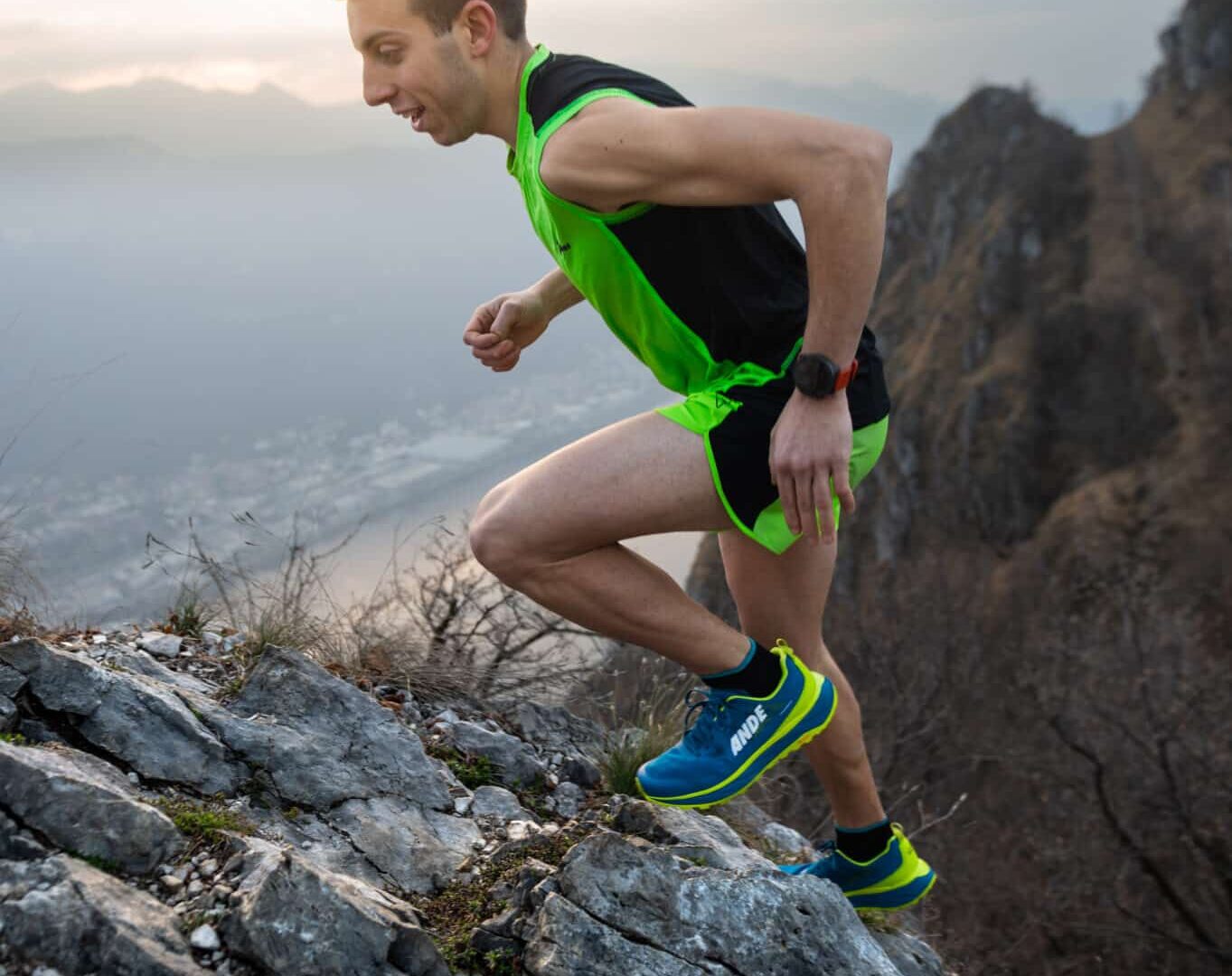 Alessandro Ganino ambassador Ande indossa le scarpe da corsa Thunder