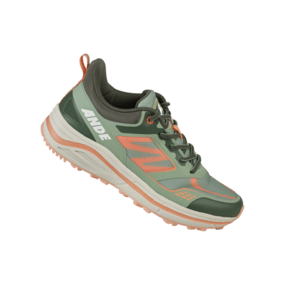 Scarpa Komodo verde di lato sollevata